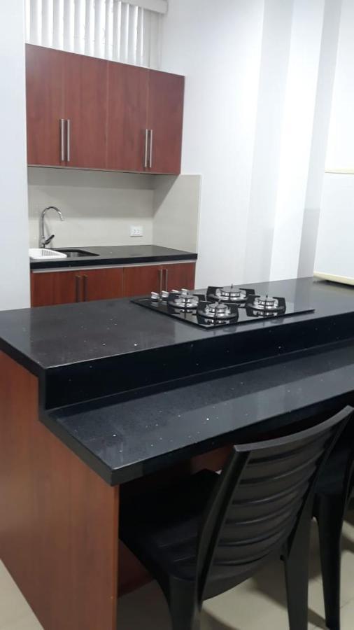Departamentos Marcecilia De 2 Y 3 Habitaciones En El Centro De Manta Exteriör bild